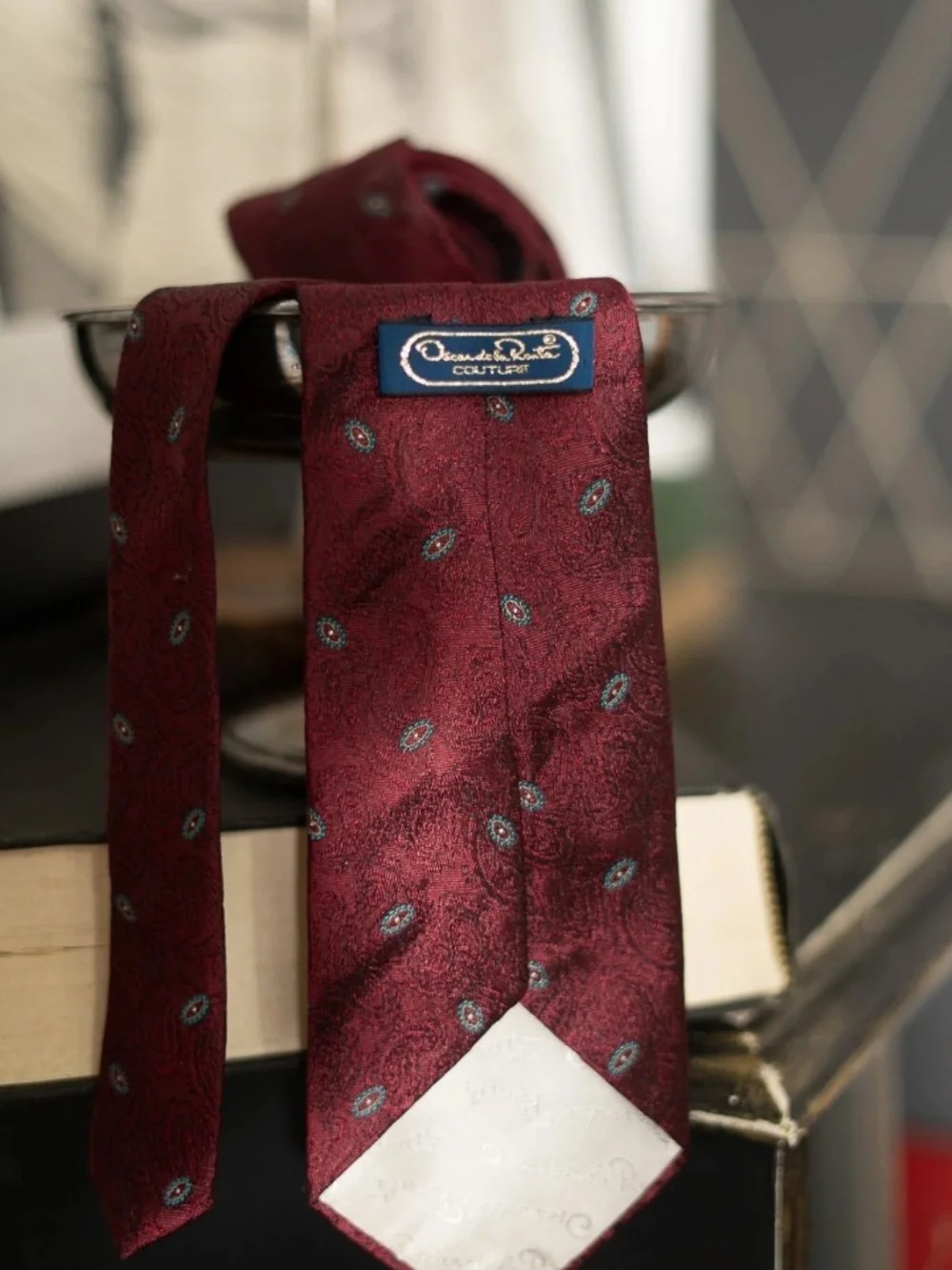 Oscar de la Renta Burgundy Paisley Silk Tie